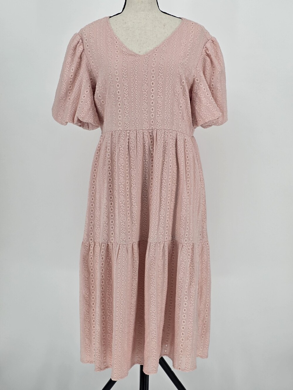 Beryl Pink Eyelet Lace Puff Sleeve Tiered Midi Dress Size Small EUC